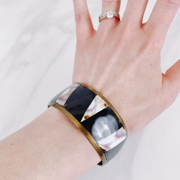 Vintage Brass Bangle Shell Inlay Black Resin Geometric Cuff 1960s 1970s - Picture 3 of 16
